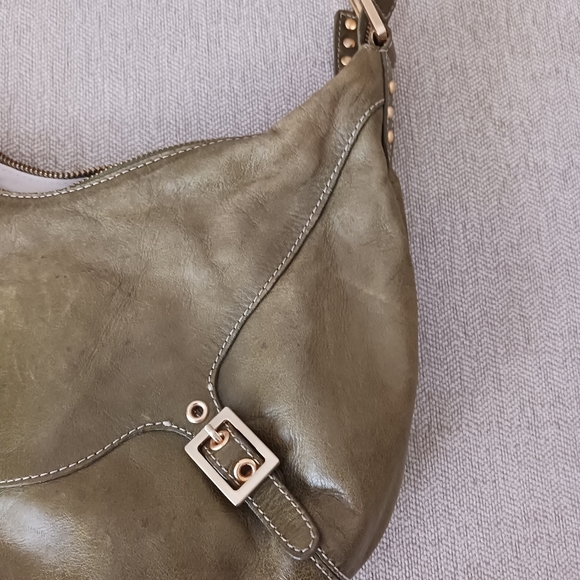Charles David Green distresed leather hobo bag - Picture 10 of 10